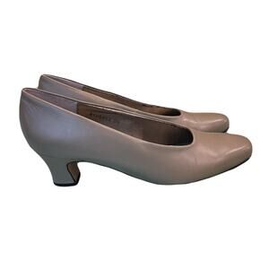 Ros Hommerson Taupe Leather Low Heel Pumps Comfort Classic Work Shoes 8